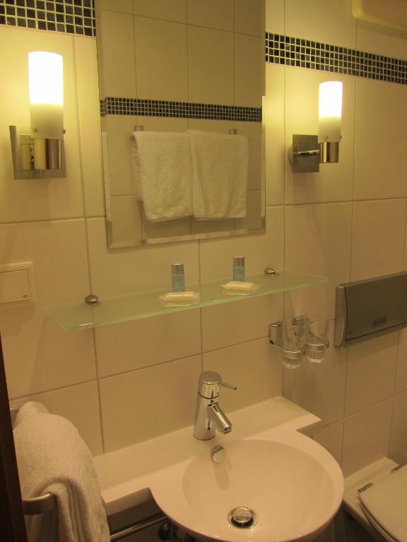 Hotel-Restaurant Grosse-Wilde บอททรอพ ภายนอก รูปภาพ