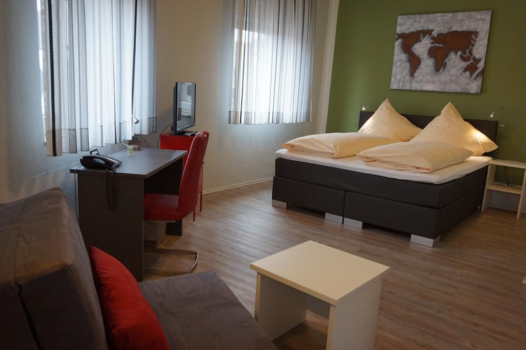 Hotel-Restaurant Grosse-Wilde บอททรอพ ภายนอก รูปภาพ